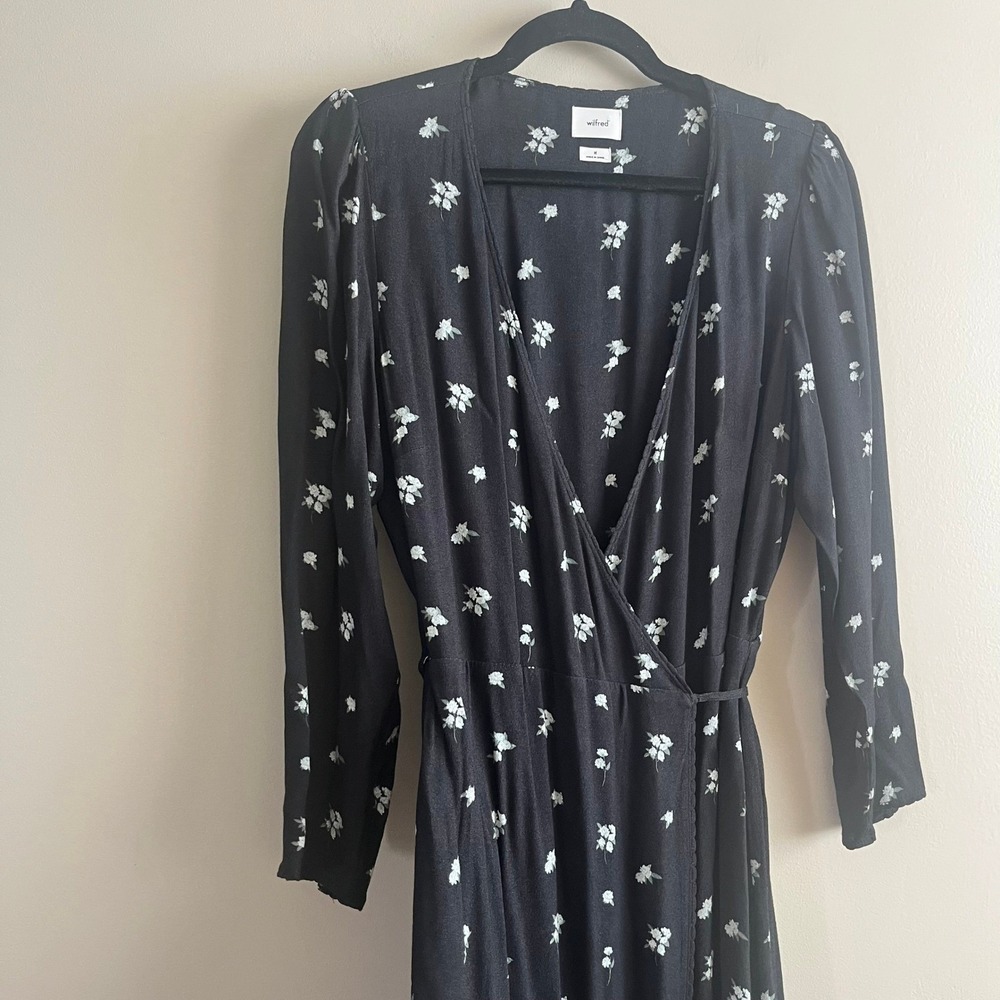Wilfred Aritzia Black Floral Wrap Midi Dress M Long Sleeve Ditsy Gothic Romantic